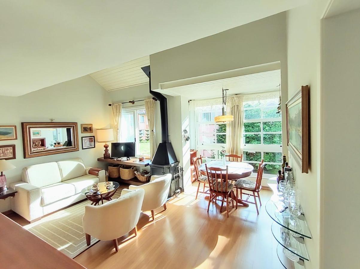 Agradável Apt 2Quartos para família próx ao Lago Negro - 4 min do centro- com churrasqueira Gramado Esterno foto