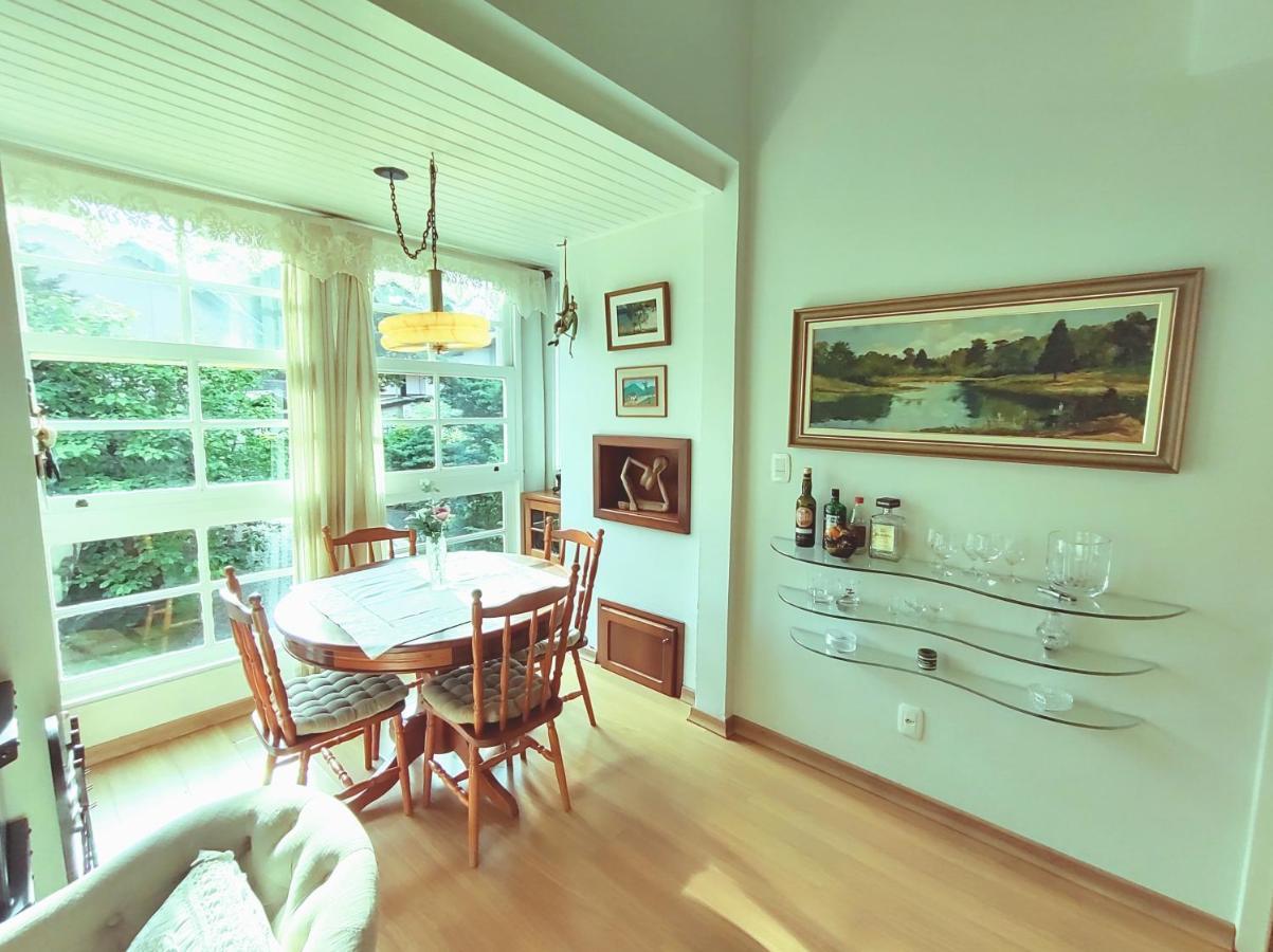 Agradável Apt 2Quartos para família próx ao Lago Negro - 4 min do centro- com churrasqueira Gramado Esterno foto