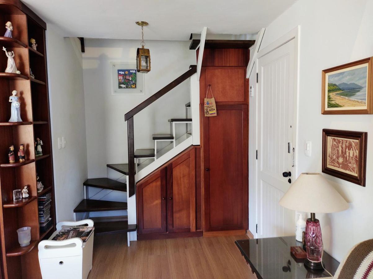 Agradável Apt 2Quartos para família próx ao Lago Negro - 4 min do centro- com churrasqueira Gramado Esterno foto