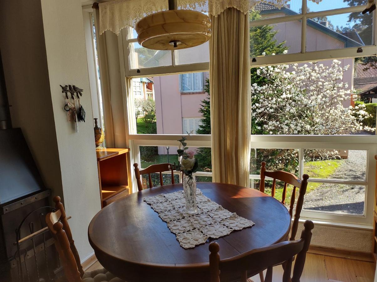 Agradável Apt 2Quartos para família próx ao Lago Negro - 4 min do centro- com churrasqueira Gramado Esterno foto